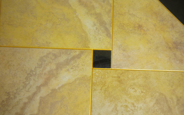 90%的業主選用金色真瓷膠做美縫，木紋磚適用嗎